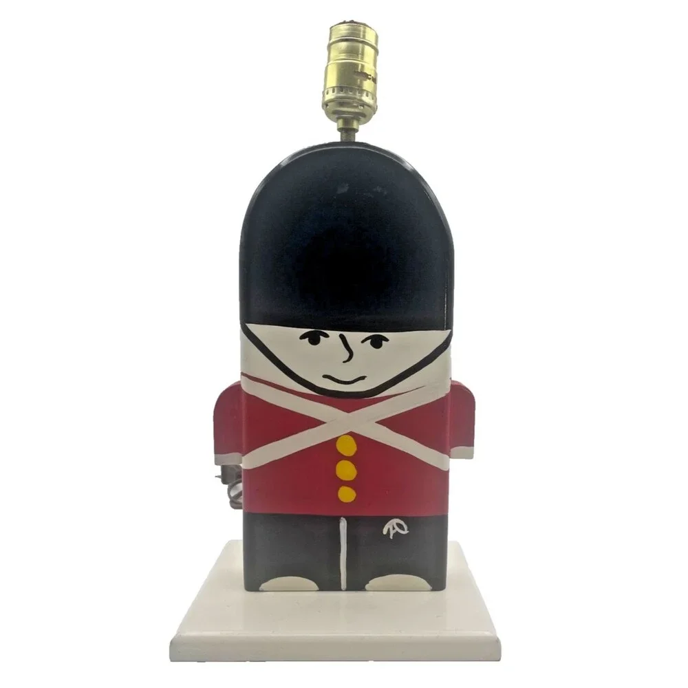 Handmade Vintage Buckingham Palace Royal Guard Table Lamp 15